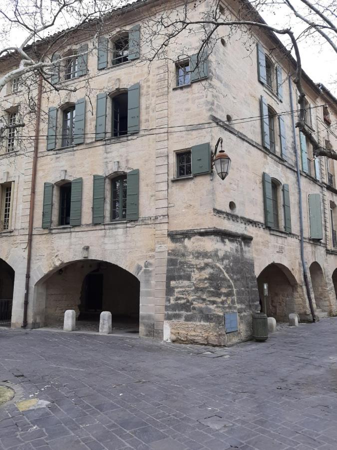 Une Chambre A Uzes Exterior photo